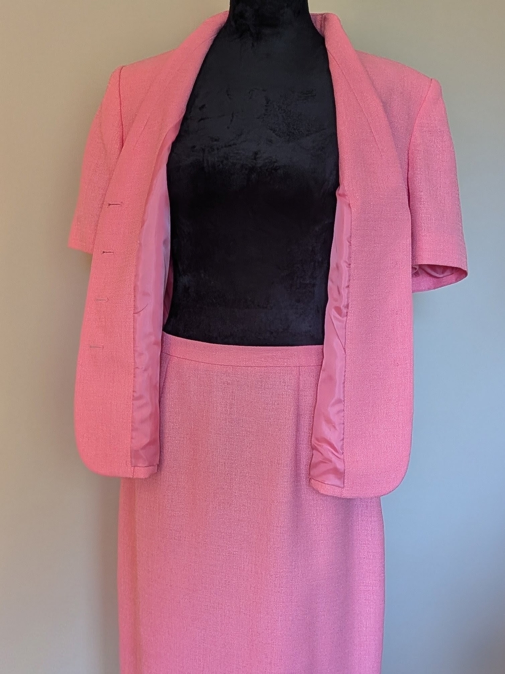 Le Suit Pink Pencil Skirt - Picture 2 of 7